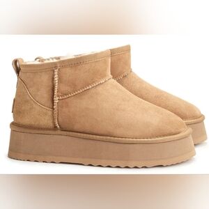 UGG Ultra Mini Platform Boots Size EU 41 US 10.5 NWOT MSRP $169.95